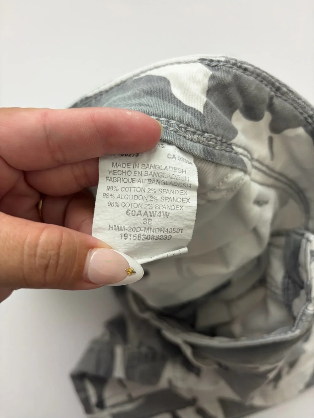 Wrangler Gray & White Camouflage Cargo Shorts 38